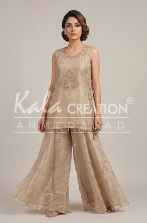 Round Neckline Work Kurti Inner And Bottom Set