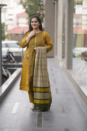 Traditional Look Printed Kurta Pant And Dupatta 3Pcs Set