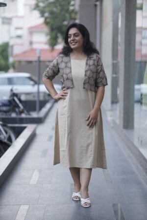 Fancy Modern Silhouette Meets Classic Print Midi