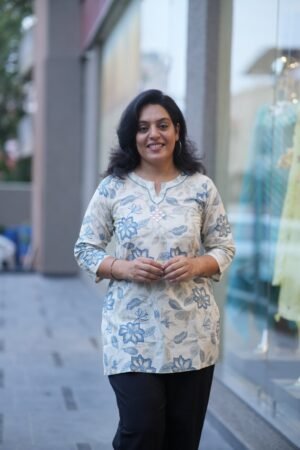 Cool, Breezy And Effortlessly Stylish – Give Your Everyday Outfit A Fresh New Look With The Short Kurti.