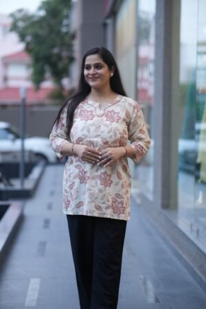 Cool, Breezy And Effortlessly Stylish – Give Your Everyday Outfit A Fresh New Look With The Short Kurti.