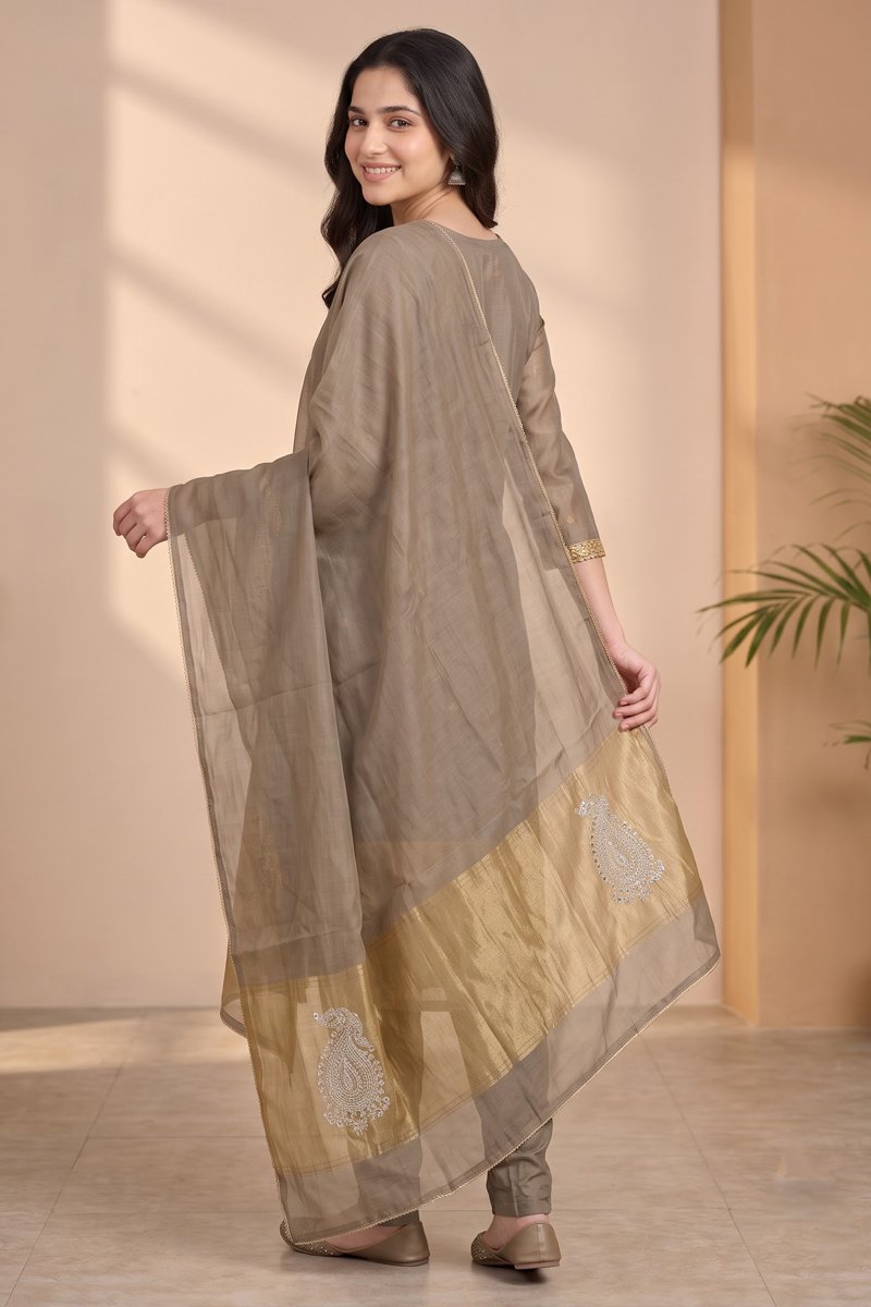 Three Piece Suit - Image 6